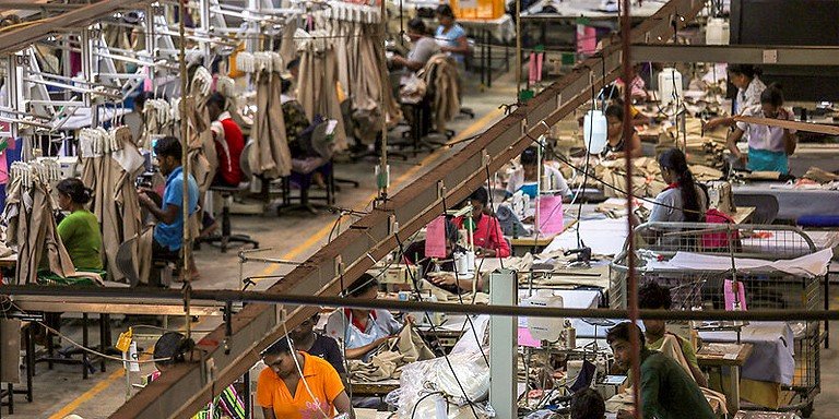 ‘Living for the Day’: Informality, gender, and precarious work in the Sri Lankan apparel industry Shyamain Wickramasingha